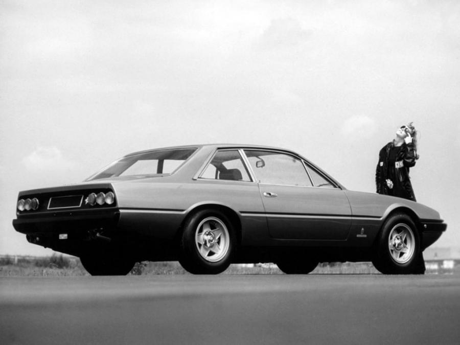  Ferrari 365 GT4 2+2 1972 года  (фото 2 из 13)